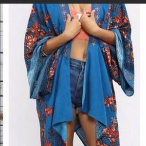 Flying Tomato Tops | Flying Tomato Kimono Blue Floral | Color: Blue/Red M/L